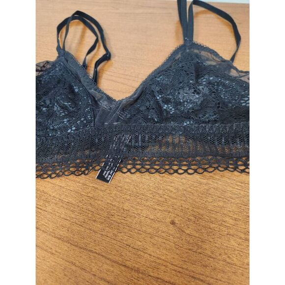 Victoria's Secret Black LACE BRALETTE BRA size LARGE - Picture 3 of 6